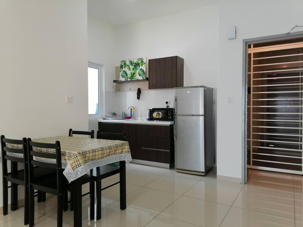 Mesahill Nilai 2 Room Condo - Fast Wifi, Amazing Pool & Tv Esterno foto